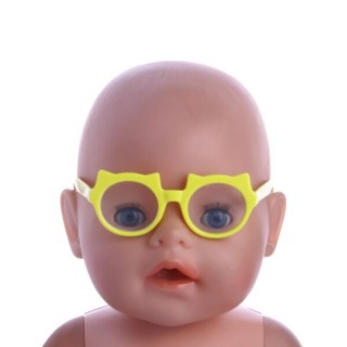 Кукла в очках